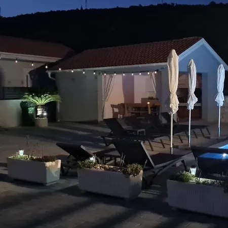 House Vallis Aurea *