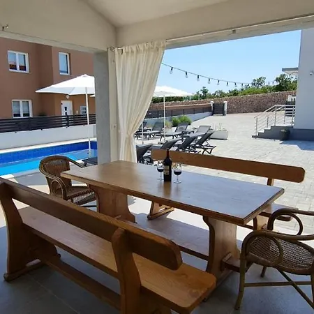 Apartment House Vallis Aurea Povile