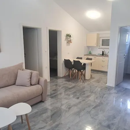 Apartment House Vallis Aurea *