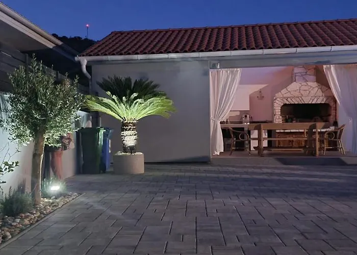 House Vallis Aurea * 포빌레